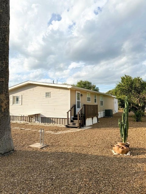 Photo of 1207 Angela Drive, Mission, TX 78572 (MLS # 39057237)