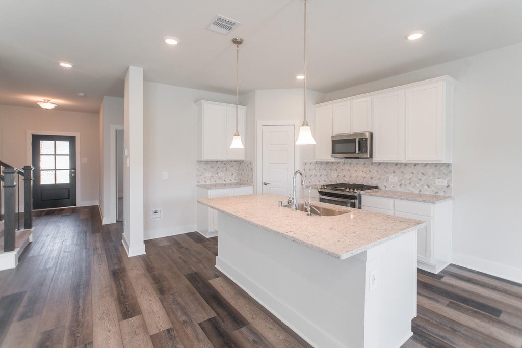 Photo of 10313 South Goshawk Trail, Conroe, TX 77385 (MLS # 21419198)