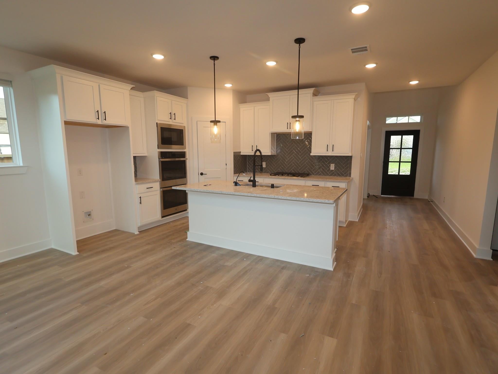 32206 Sunbeam Drive