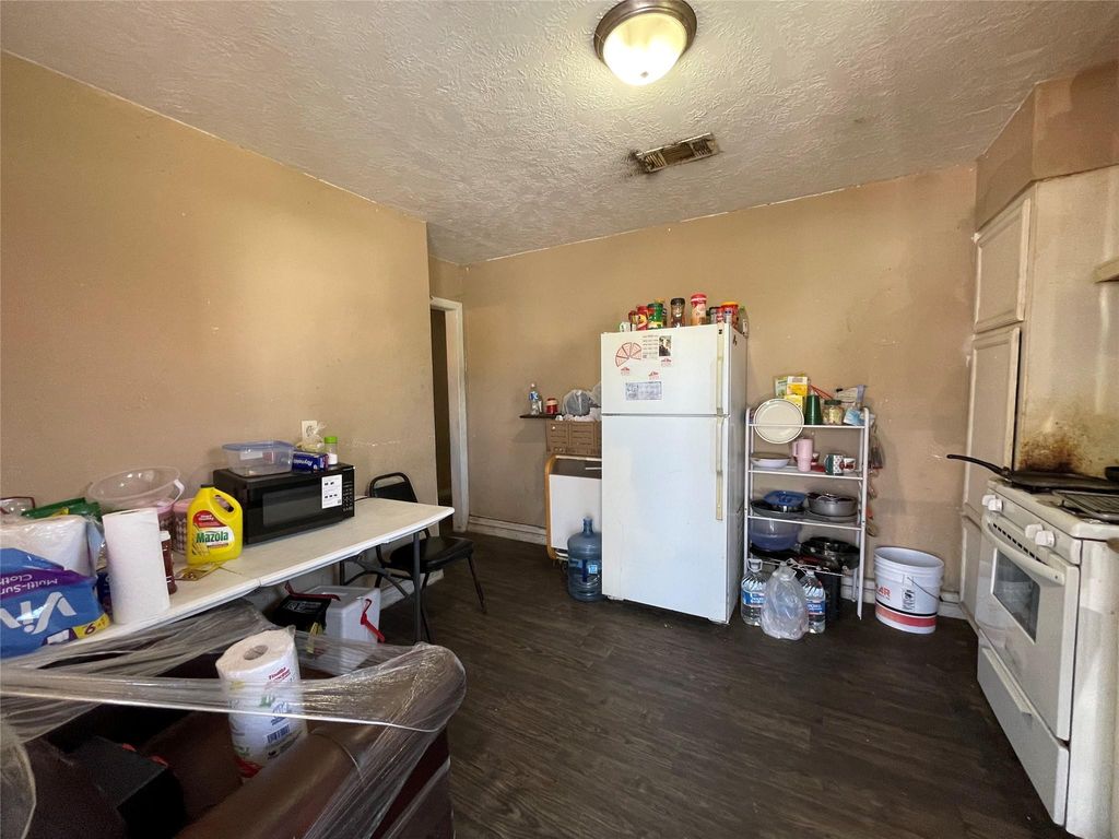 Photo of 8003 Munn Street, Houston, TX 77029 (MLS # 42456823)