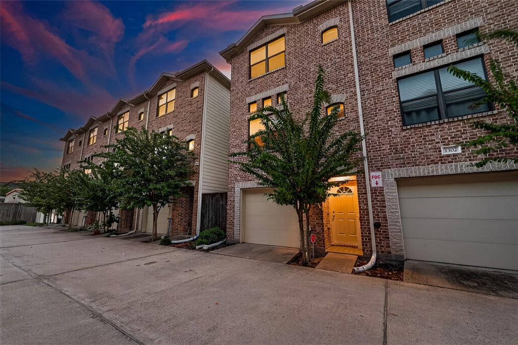 Photo of 2710 Hullsmith Drive #1303, Houston, TX 77063 (MLS # 38744161)