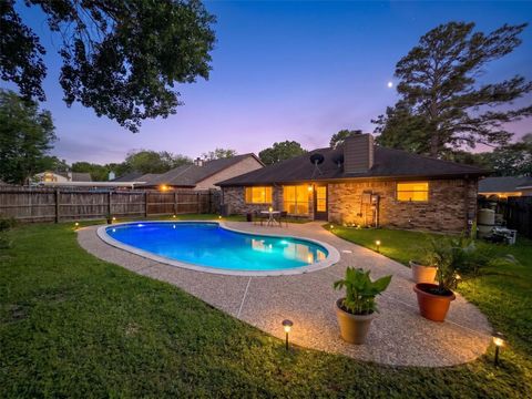 Photo of 16747 Square Rigger Lane, Friendswood, TX 77546 (MLS # 6125765)
