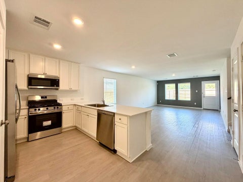 Photo of 335 Ice Shore Trail, Dayton, TX 77535 (MLS # 96758461)