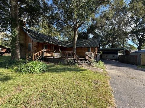 1235 Norvell Street Silsbee TX 77656