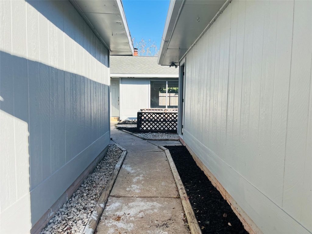 Photo of 13114 Benford Drive, Houston, TX 77099 (MLS # 90706268)