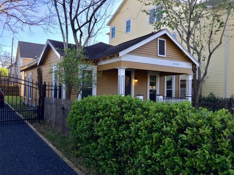 Photo of 610 E 24th Street, Houston, TX 77008 (MLS # 28818077) Photo of 610 E 24th Street, Houston, TX 77008 (MLS # 28818077)