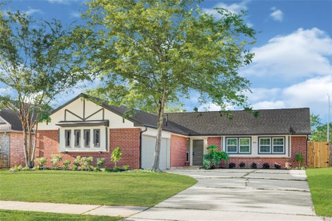 Photo of 1826 Crestview Court, Missouri City, TX 77459 (MLS # 79291932)