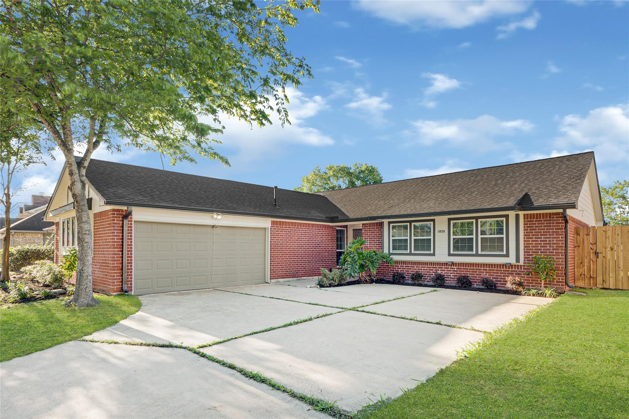 1826 Crestview Court
