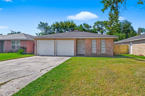 Photo of 4710 36th Street, Dickinson, TX 77539 (MLS # 51522559)