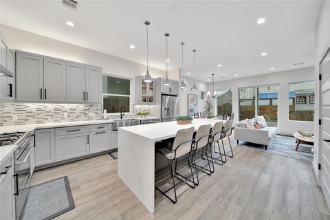 Photo of 1205 E 28th Street, Houston, TX 77009 (MLS # 48049728)