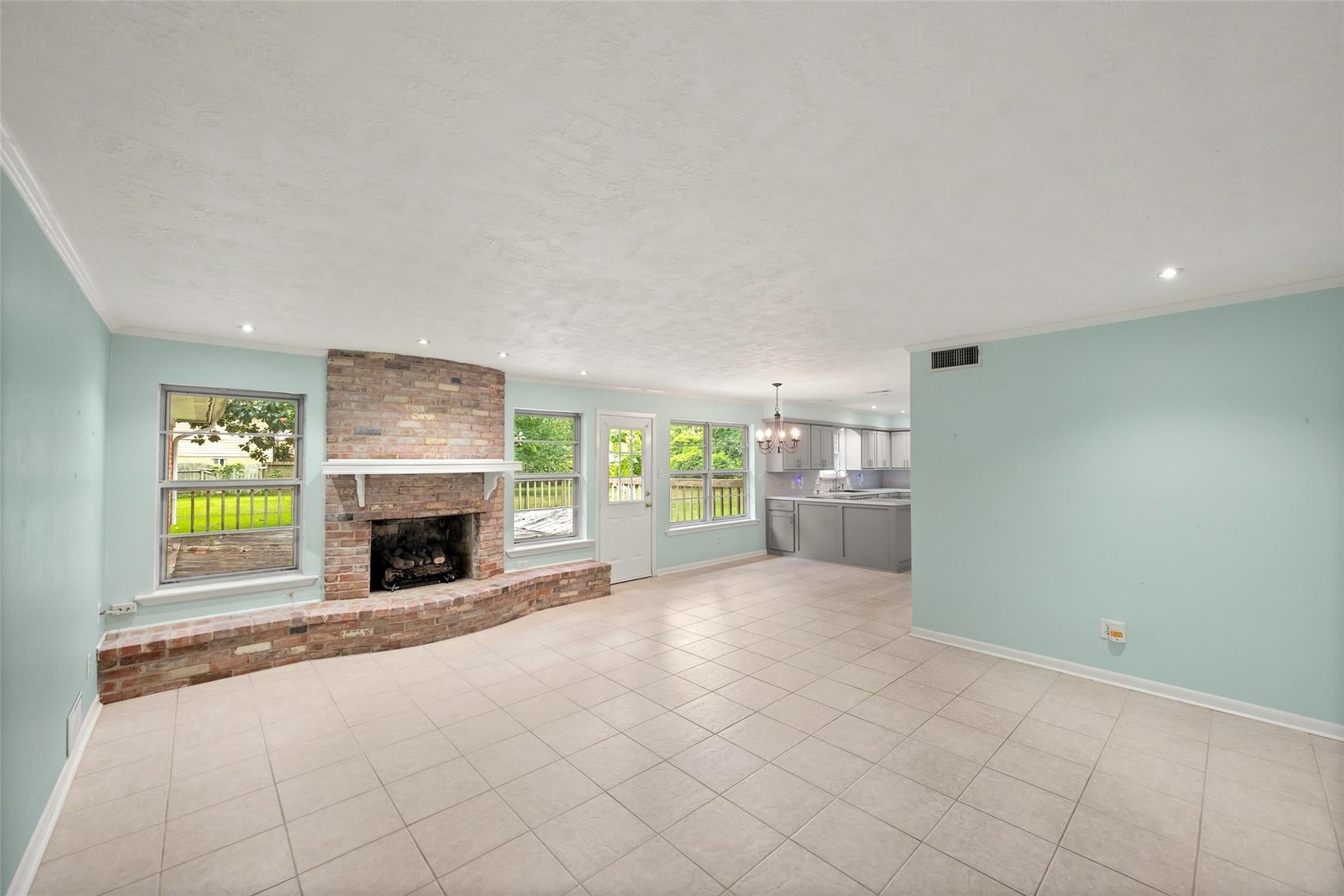 127 Oakwood Drive