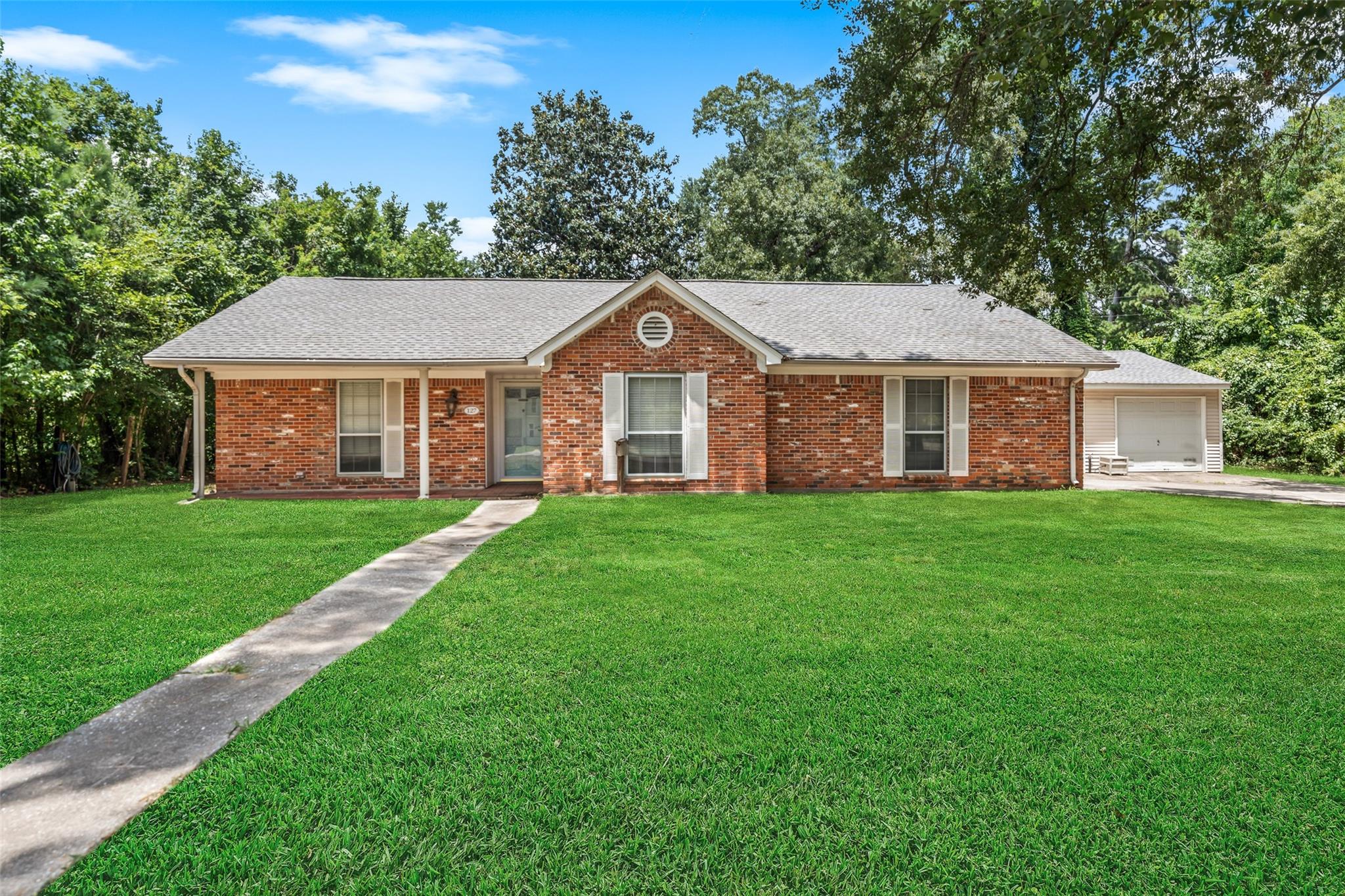 127 Oakwood Drive