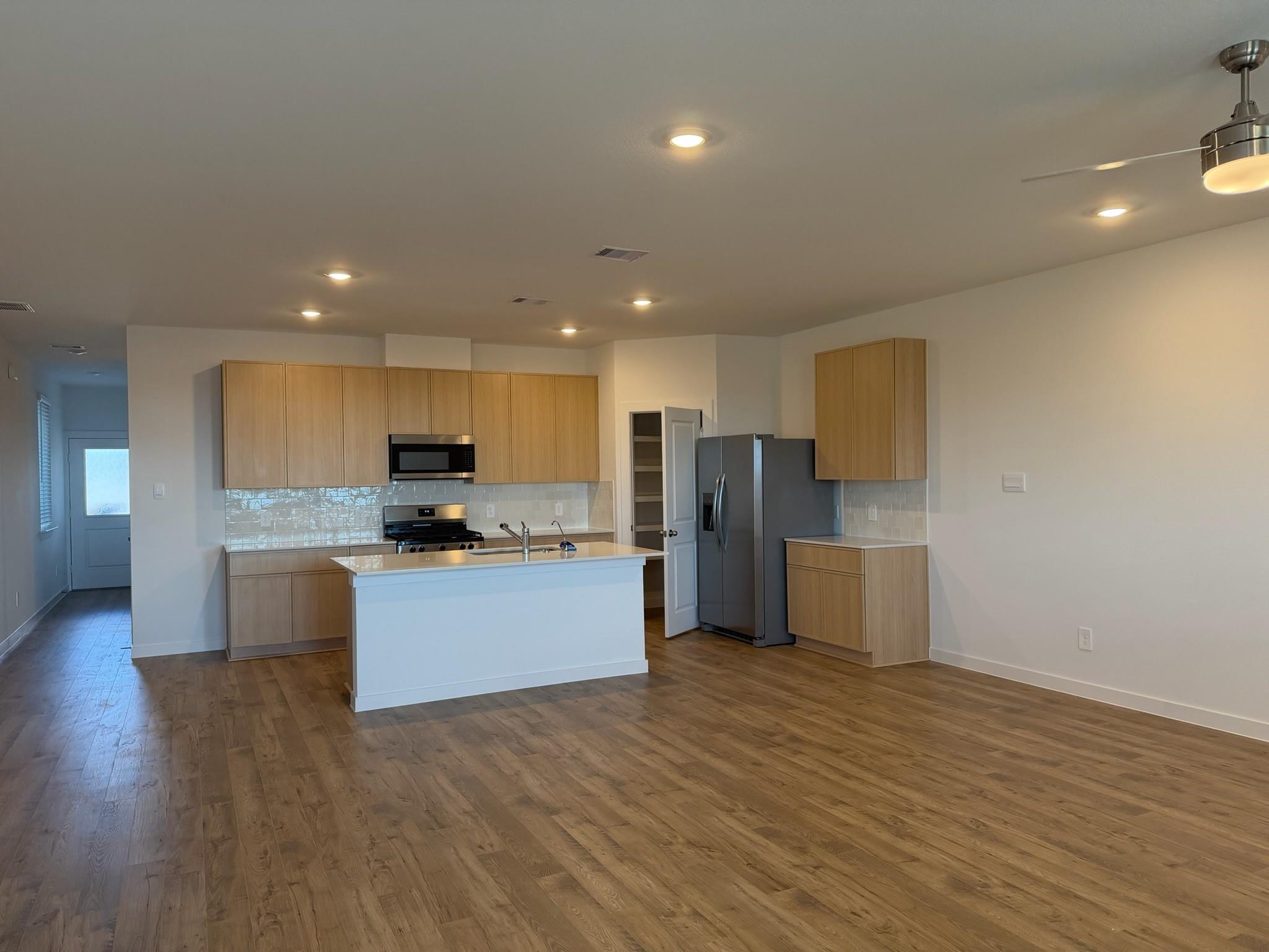 3550 Blue Mockingbird Street