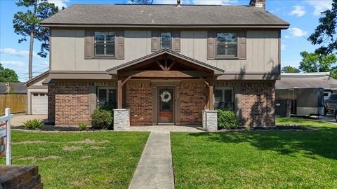 Homes For Sale - 3725 Autumn Lane<br/> Baytown, TX 77521