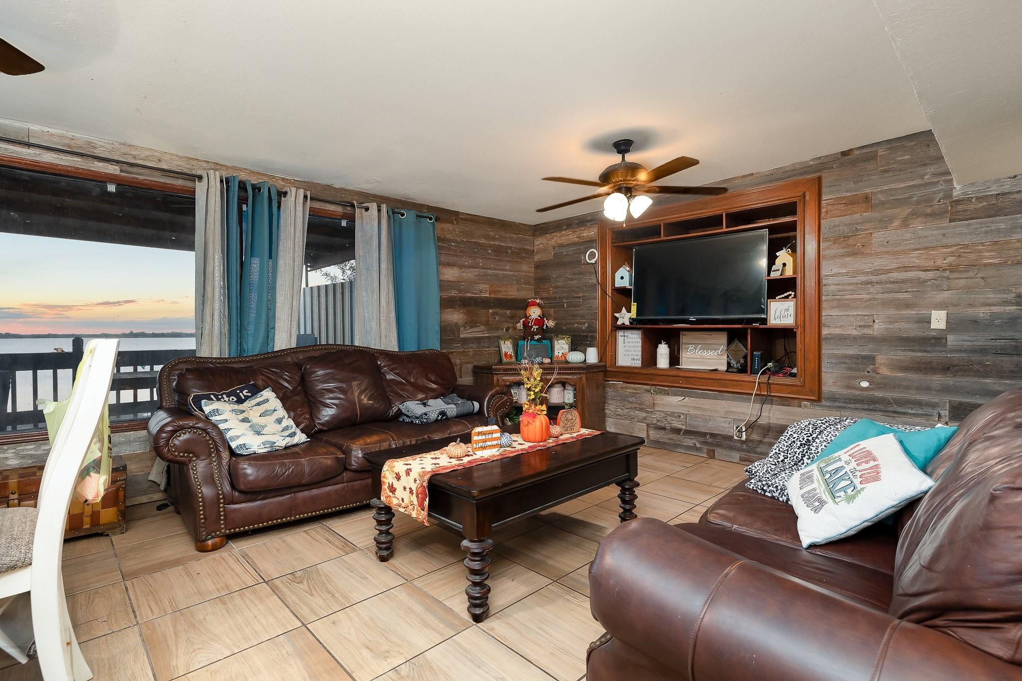 8526 Lago Vista Drive