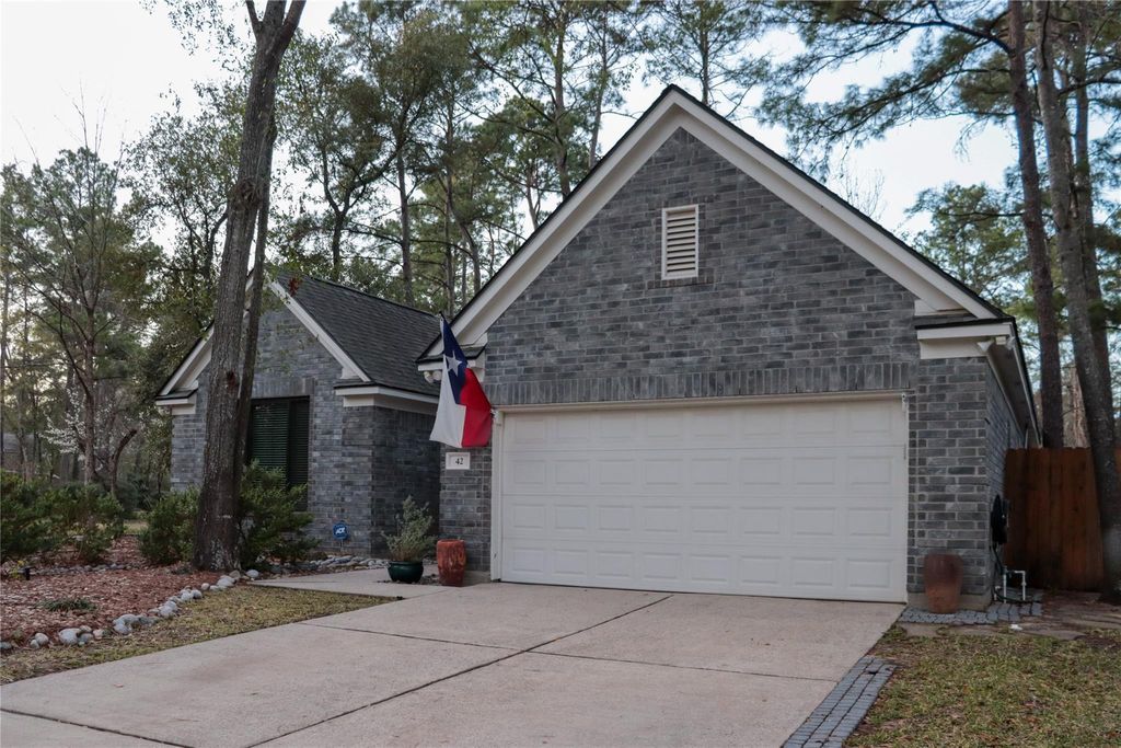 Photo of 42 Tranquil Glade Place, The Woodlands, TX 77381 (MLS # 43319522)