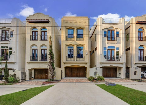Photo of 1809 W 24th Street, Houston, TX 77008 (MLS # 44291702)
