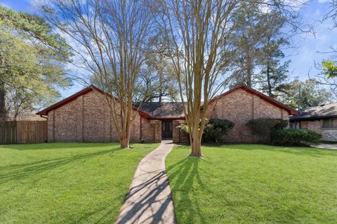 Photo of 10423 Windriver Drive, Houston, TX 77070 (MLS # 46992587)