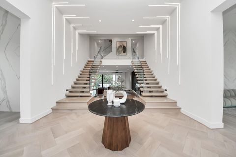 Photo of 5327 S Braeswood Boulevard, Houston, TX 77096 (MLS # 61643795)