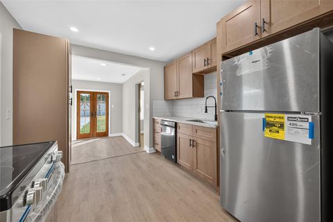 Tiny photo for 889 Chas Lane, Houston, TX 77091 (MLS # 44929253)