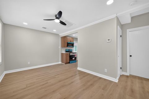 Tiny photo for 889 Chas Lane, Houston, TX 77091 (MLS # 44929253)