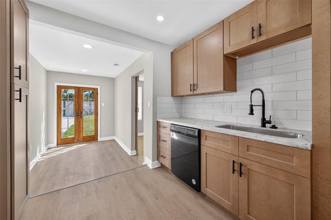 Tiny photo for 889 Chas Lane, Houston, TX 77091 (MLS # 44929253)
