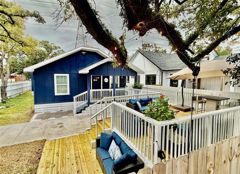 Photo of 1602 Luzon Street, Houston, TX 77009 (MLS # 39243233)
