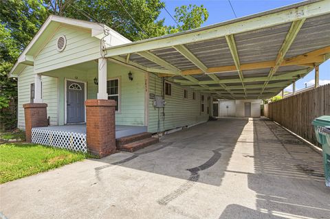 Photo of 7839 Goode Street #B, Houston, TX 77012 (MLS # 23166276)