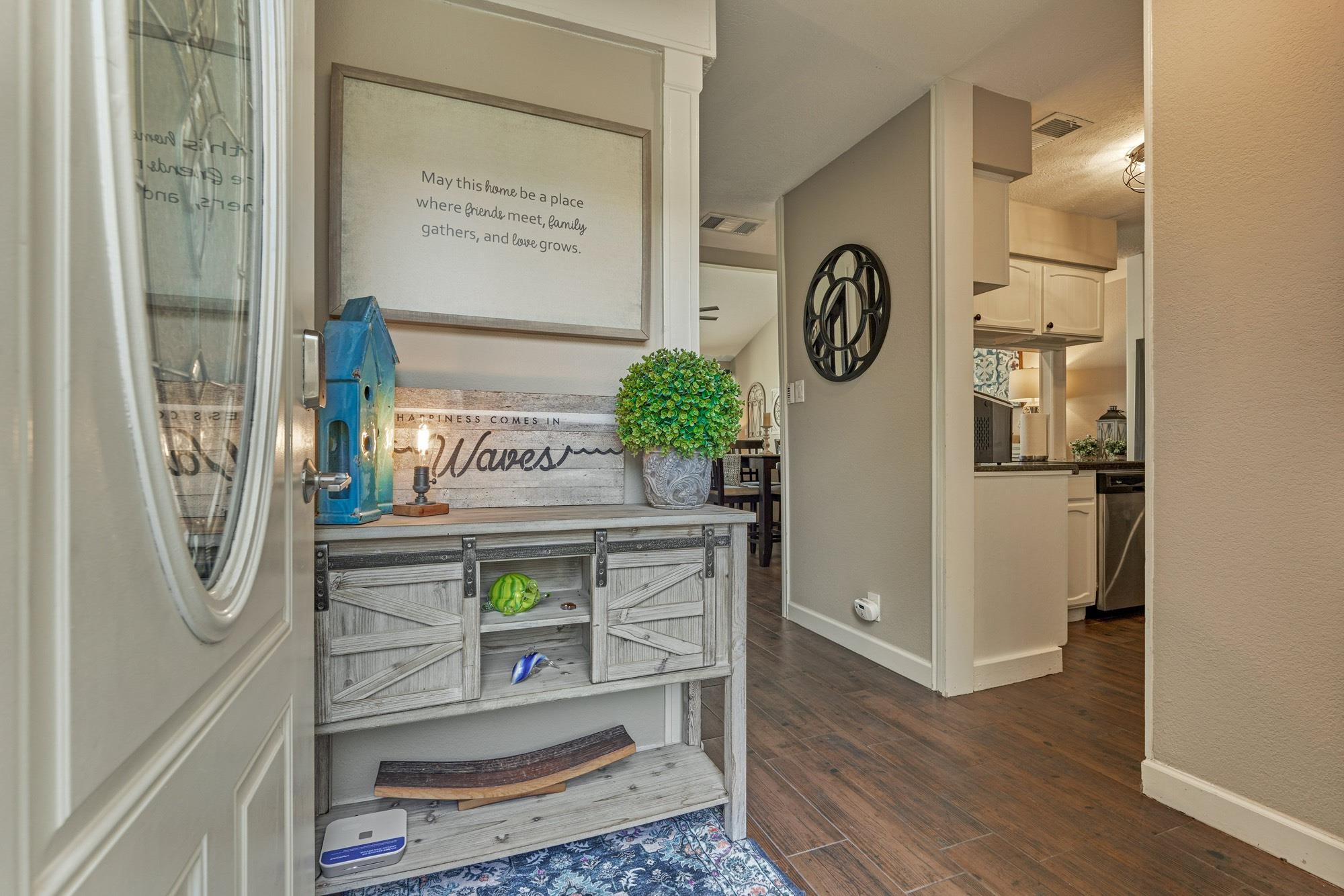 5 April Point Drive S