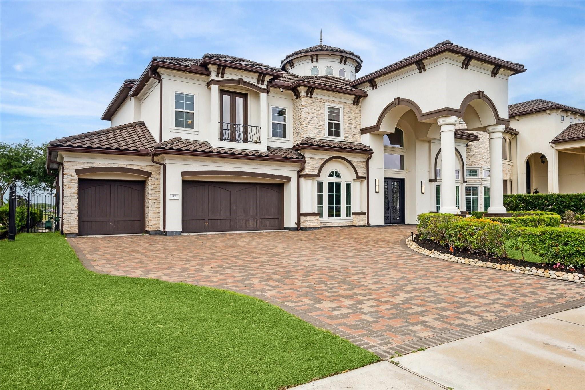 38 Enclave Manor Drive