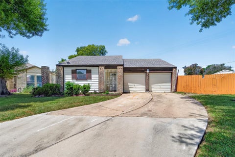 Photo of 11626 Bexley Drive, Houston, TX 77099 (MLS # 55649498)
