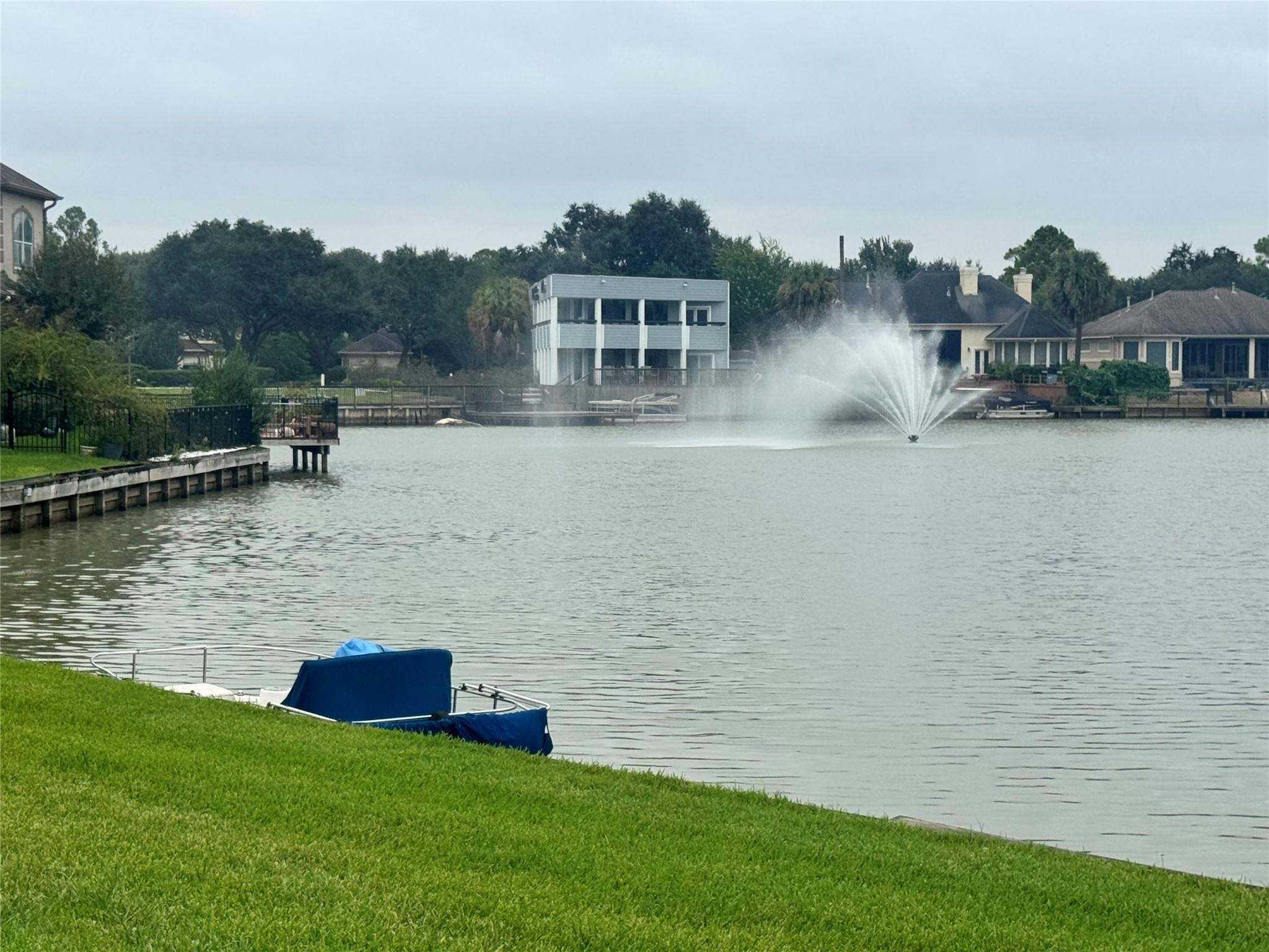 2731 Lakeside Village Drive
