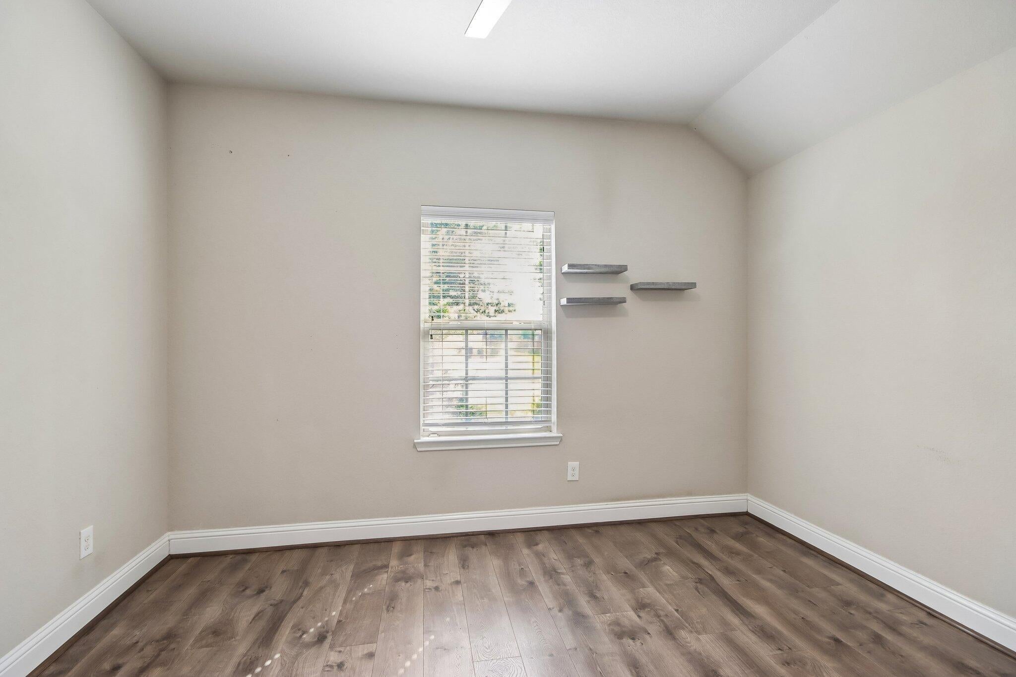 2124 Llerena Lane