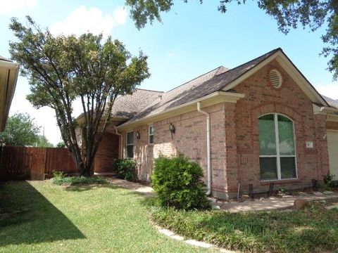 Photo of 58 Parkway Place, Jersey Village, TX 77040 (MLS # 70095629)