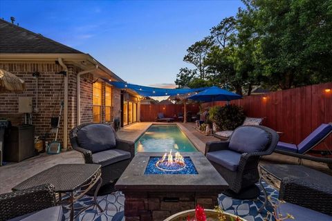 Photo of 1607 S Primavera Drive, Pearland, TX 77581 (MLS # 32001537)