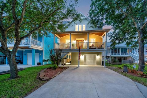 Photo of 222 Oak Road Road, Kemah, TX 77565 (MLS # 36438713)