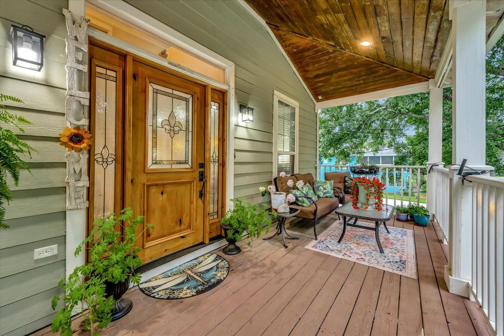 Photo of 222 Oak Road Road, Kemah, TX 77565 (MLS # 36438713)