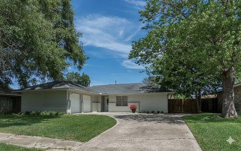 Photo of 6514 Reamer Street, Houston, TX 77074 (MLS # 53734496)