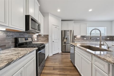 Homes For Sale - 963 Youth Water Road<br/> Montgomery, TX 77316