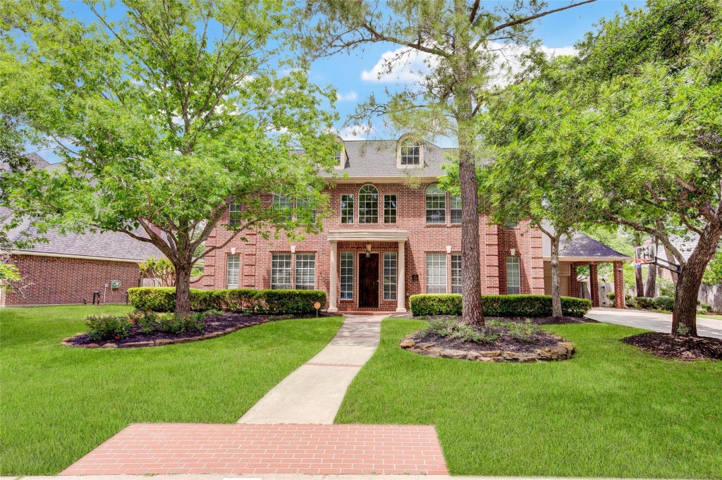 Photo of 11 E Wedgemere Circle, The Woodlands, TX 77381 (MLS # 89833586)