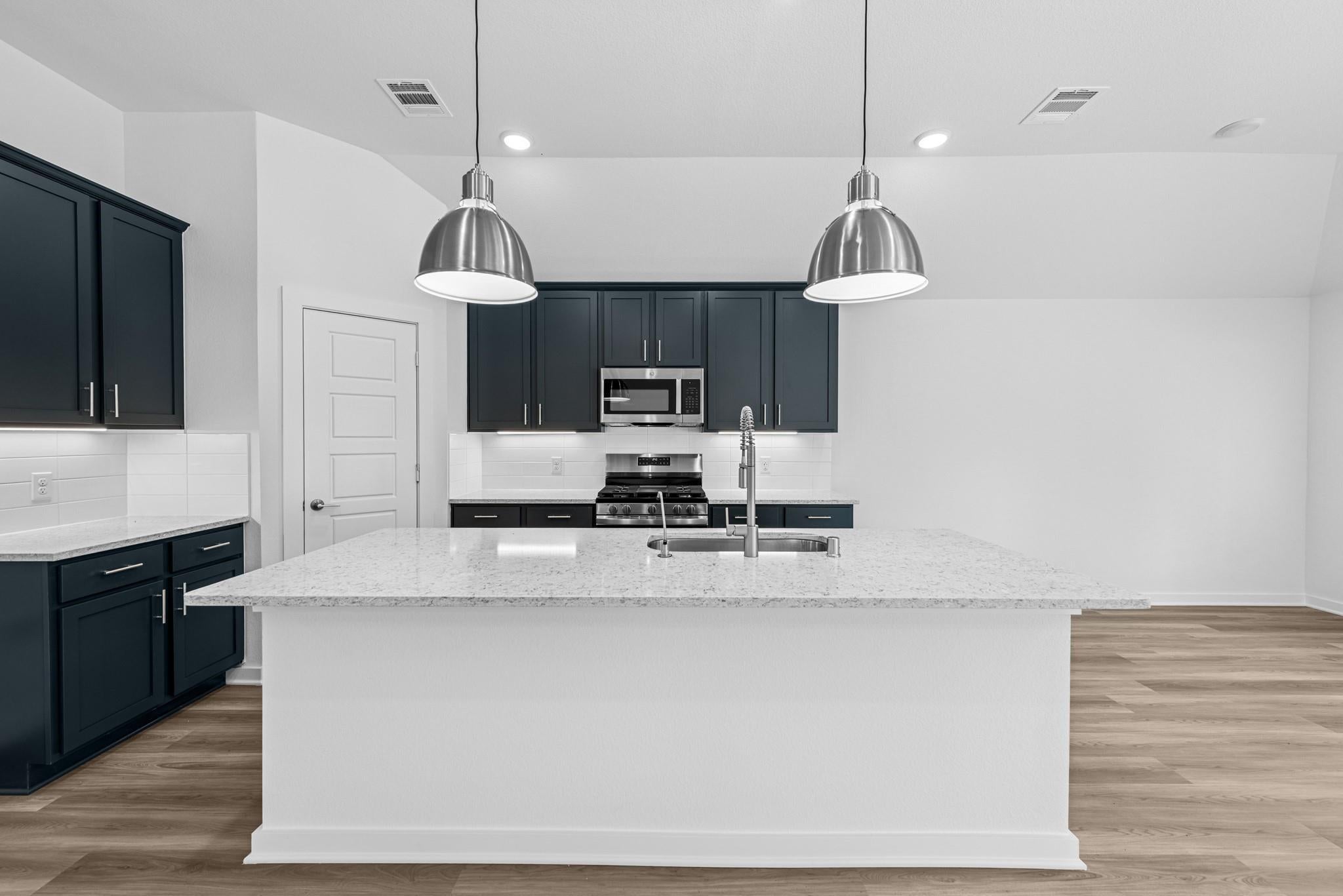 5706 Sunland Trail