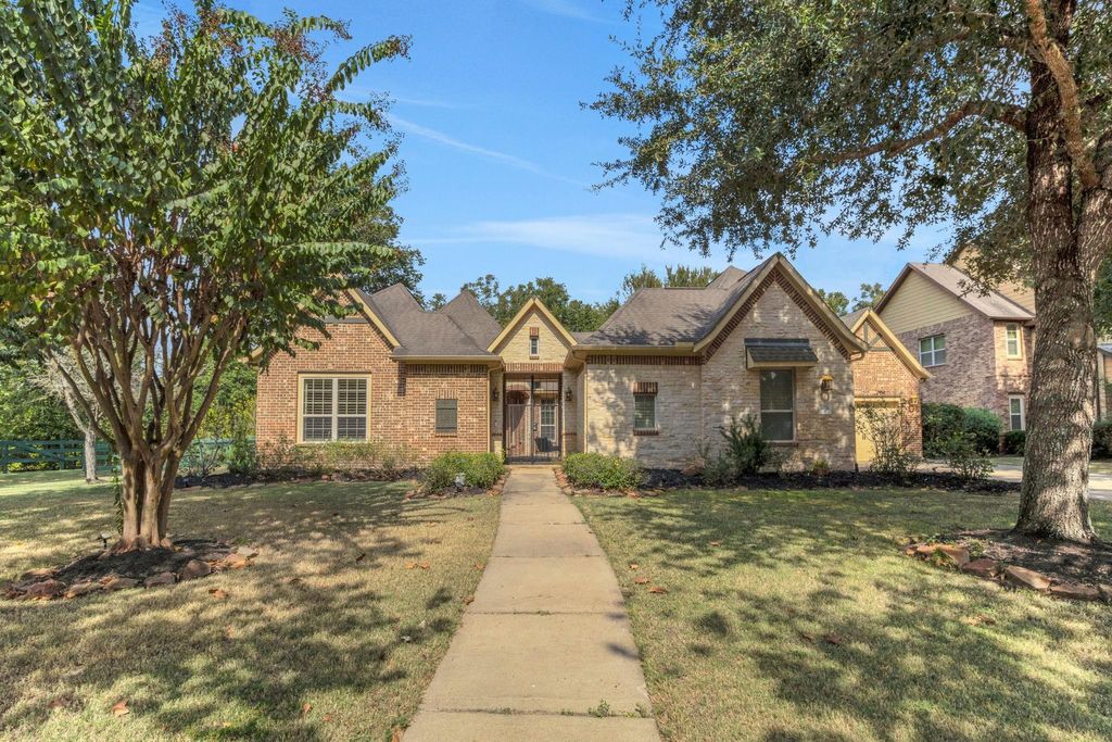 Photo of 30710 Spanish Moss Crossing, Fulshear, TX 77441 (MLS # 40965964)