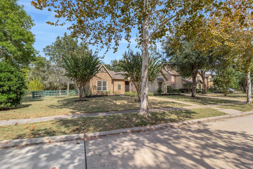 Photo of 30710 Spanish Moss Crossing, Fulshear, TX 77441 (MLS # 40965964)