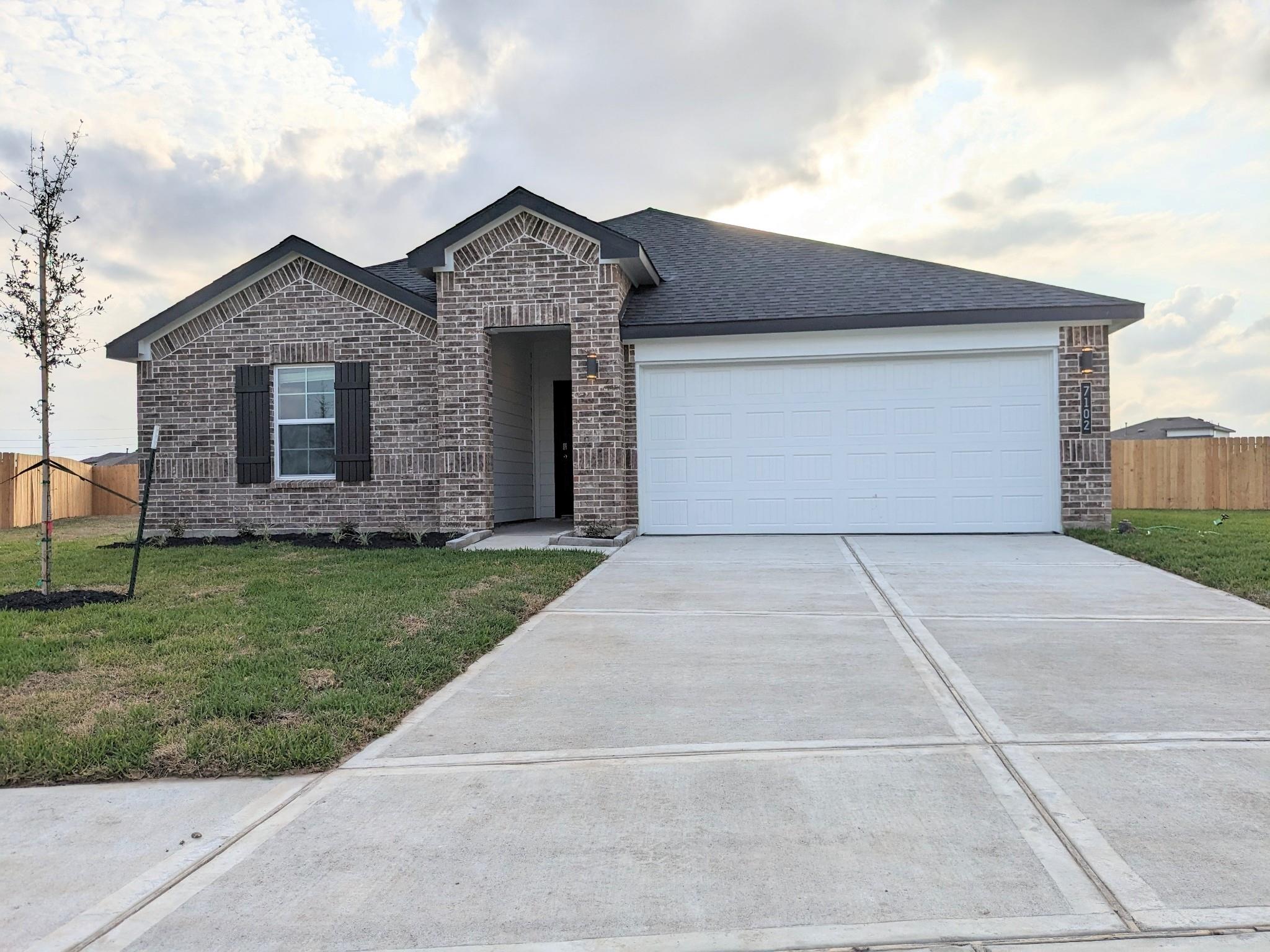 7102 Sunset Creek Drive