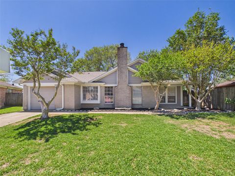 Photo of 8403 Lazy Brook Lane, La Porte, TX 77571 (MLS # 32555025)