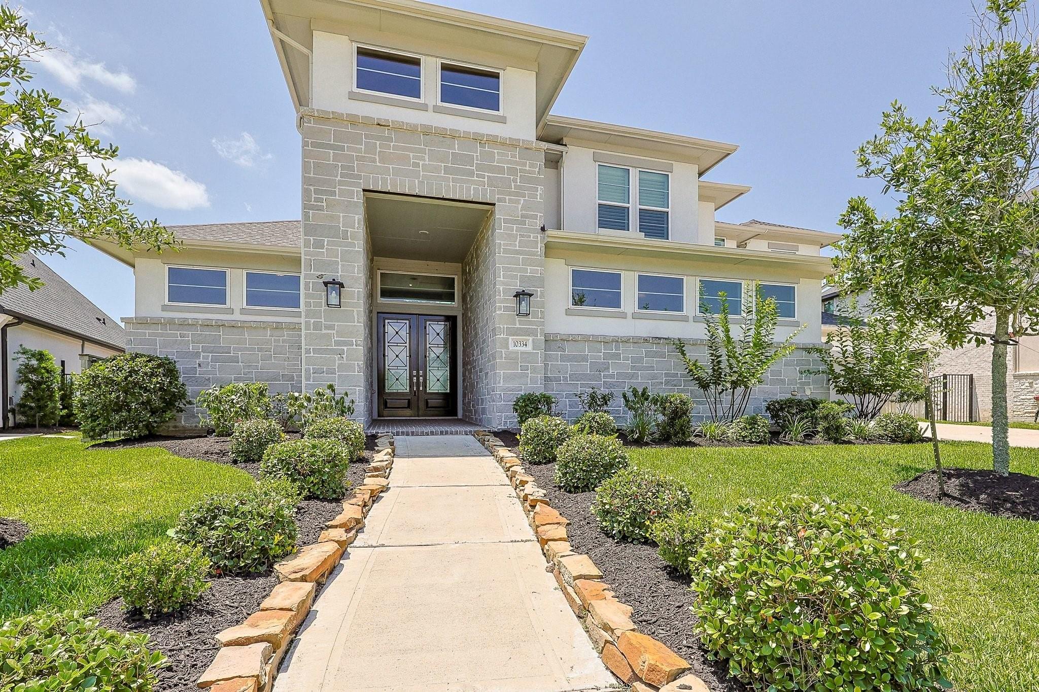 10334 Fountain Shore Drive
