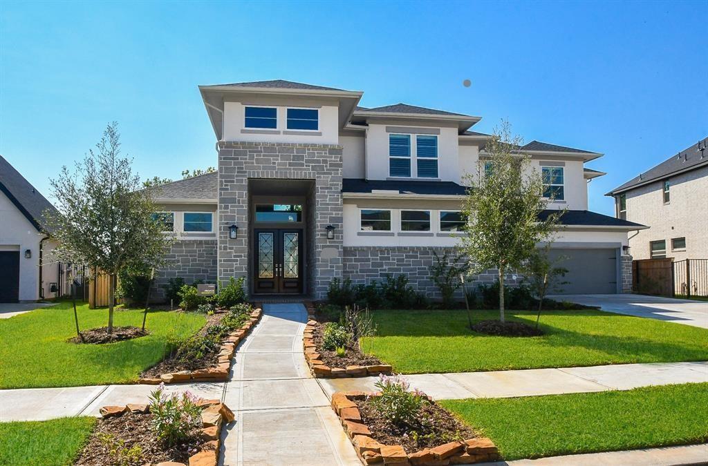10334 Fountain Shore Drive