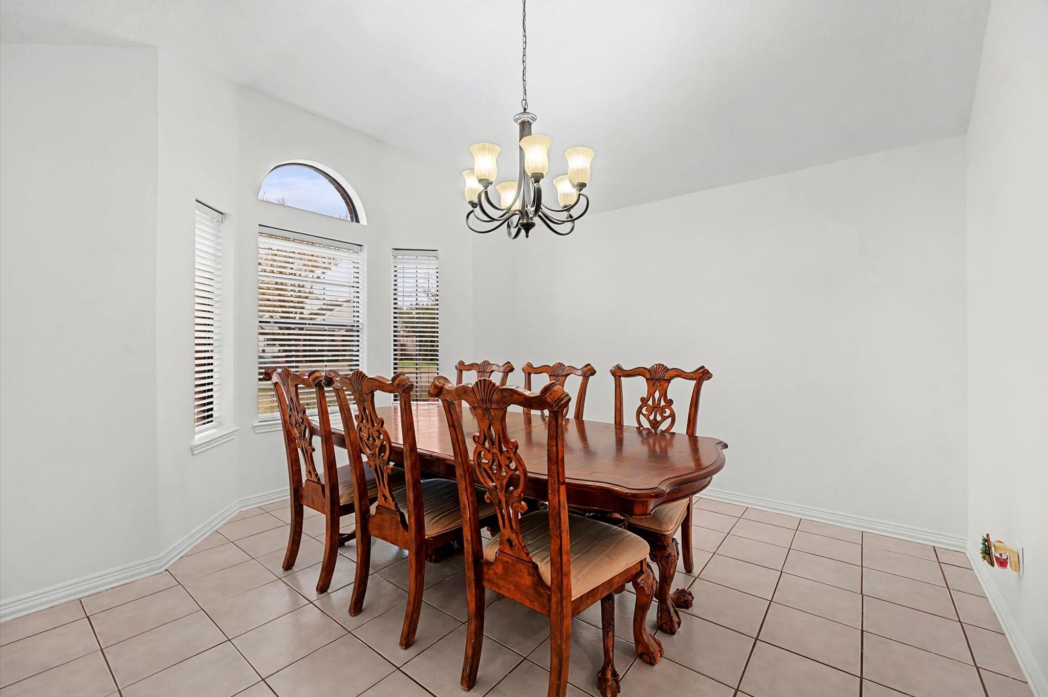 5027 E Fallen Bough Drive