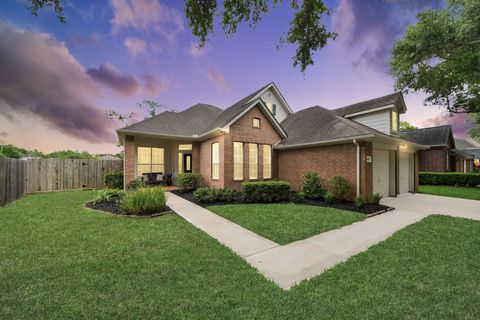 Photo of 2818 Five Oaks Drive, Missouri City, TX 77459 (MLS # 73403257)