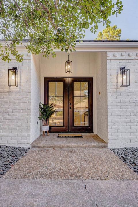 Photo of 10303 Chevy Chase Drive, Houston, TX 77042 (MLS # 65465634)